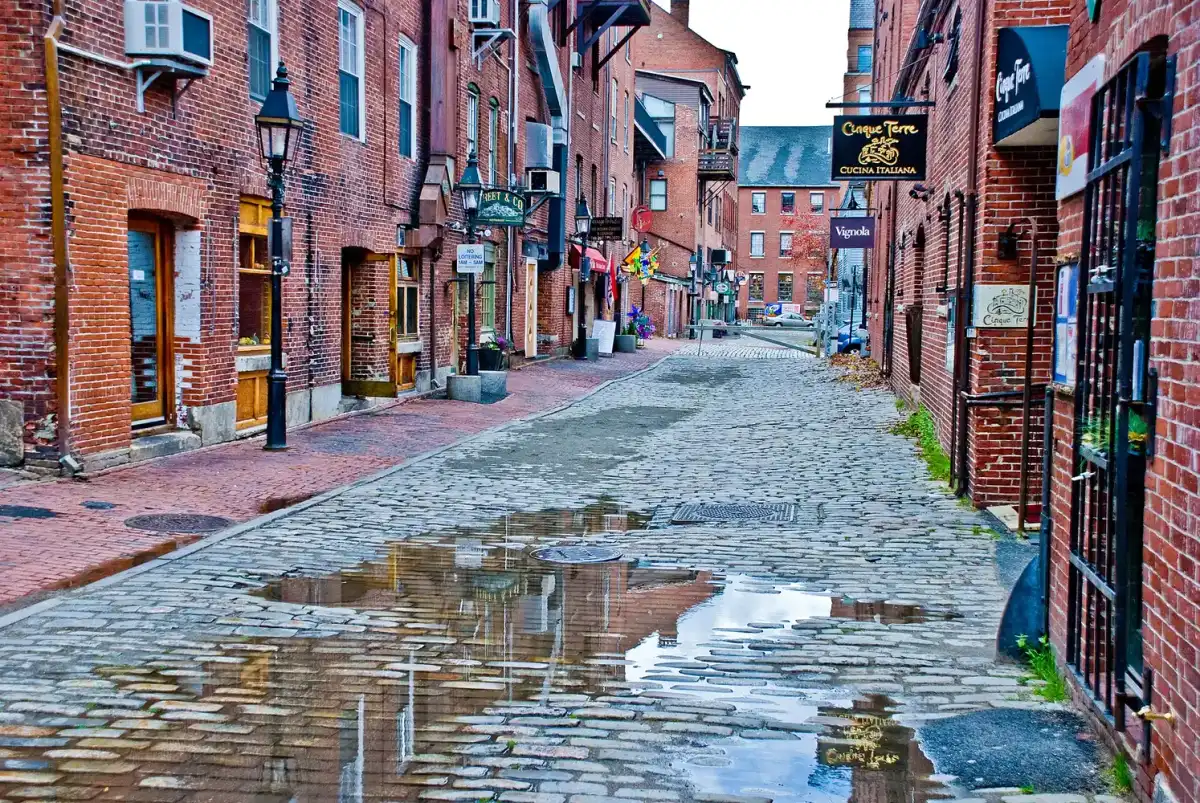 Medical courier services in Maine.